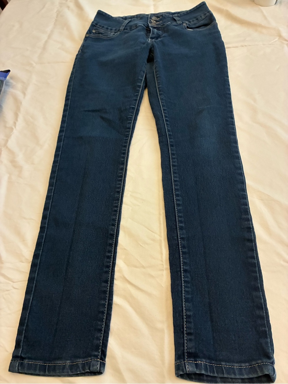 Straight-Leg Women's Jeans in Dark Blue Size 7